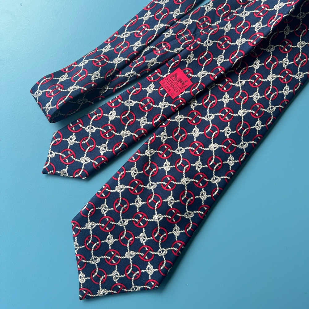 HERMÈS 100% Silk Tie